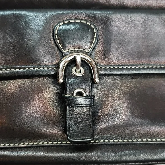 COACH BLACK LEATHER BUCKLE POCKET WRISTLET - Picture 11 of 16